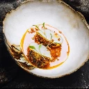 plat de coriandre micro pousse en cuisine.webp